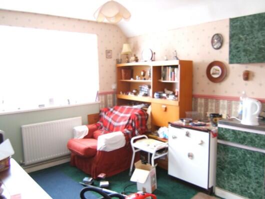 ANNEX LOUNGE/KITCHEN