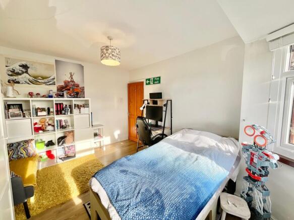 Photo 12