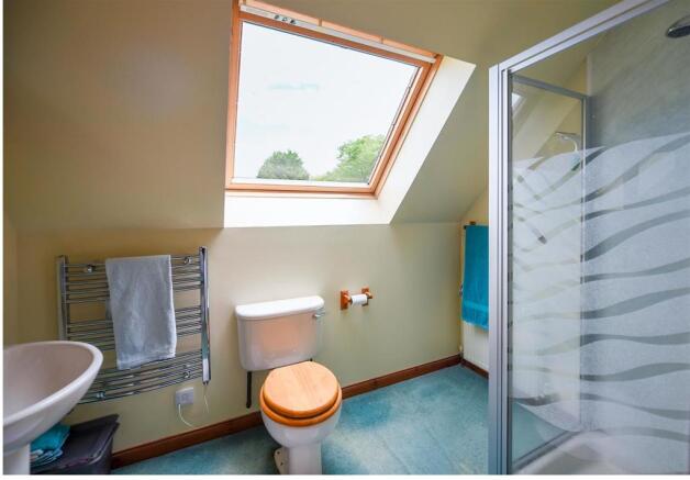ensuite-shower.jpg