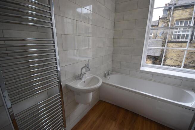 1 bed Apartment to rent Image 3