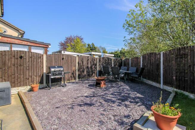 2 bed Semi-Detached for sale Image 8