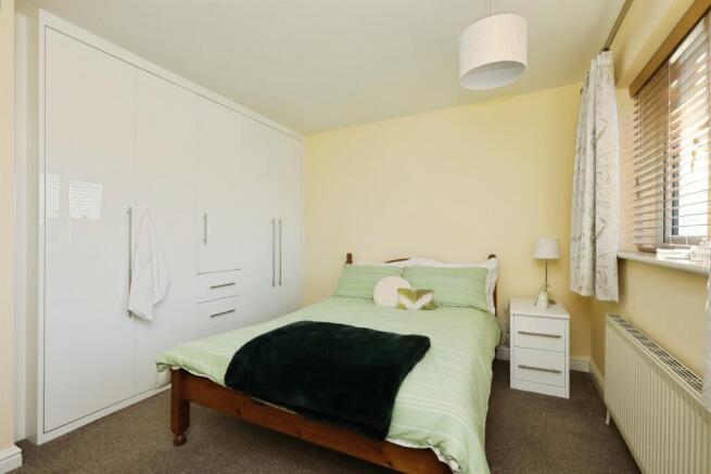 5 bed Detached for sale Image 12