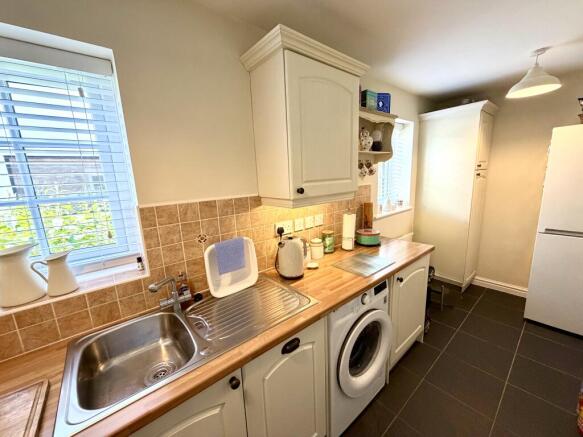 3 bed Terraced for sale Image 4
