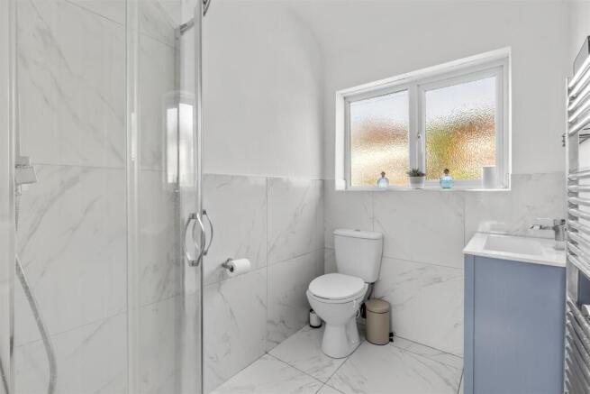 Shower Room   Practical convenience