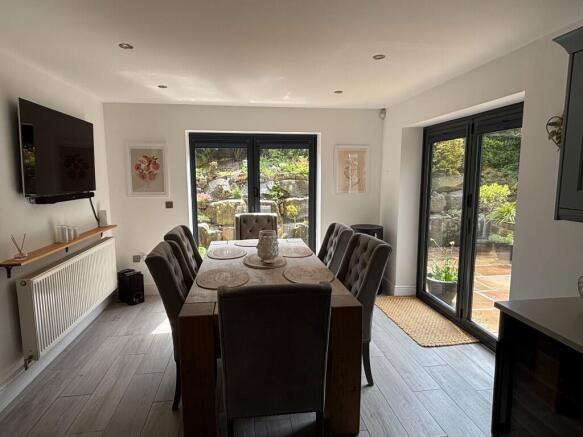 4 bed Detached for sale Image 8