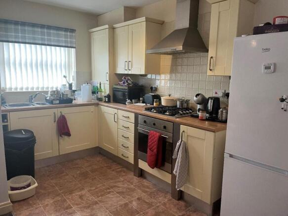 Flat 12, 102 Eastham Rake, Wirral, Merseyside, CH62 photo 5