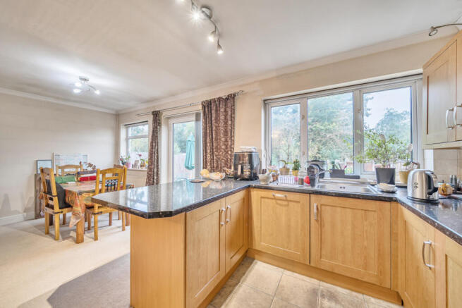 1365739-18-68ee8c...