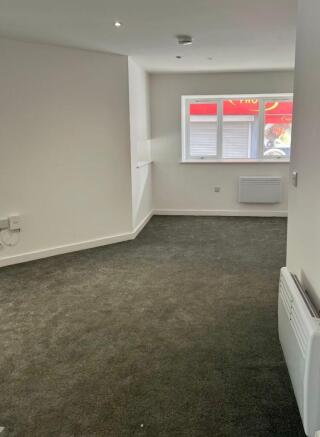 Studio to rent Image 4