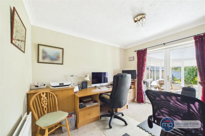 3 bed Bungalow for sale Image 11