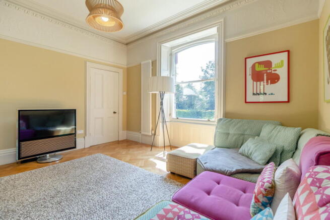 4 bed Detached for sale Image 11