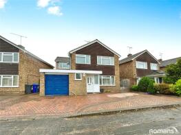 15, Bramling Avenue, Yateley GU46 6NX