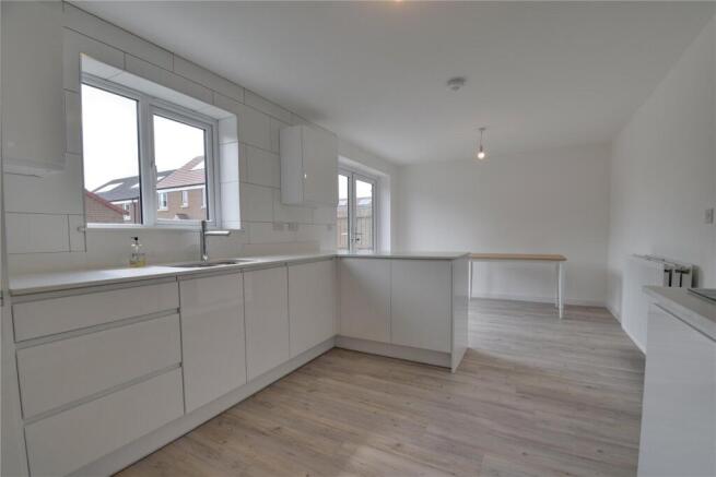 4 bed Detached for sale Image 6