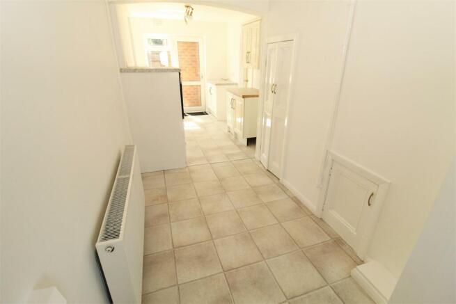Kitchen3.JPG