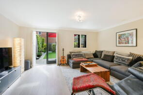 16, Sister Ann Way, East Grinstead RH19 3BQ