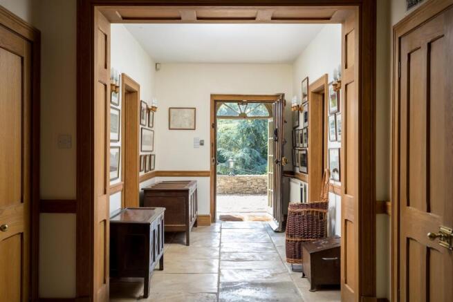 65 - Bagendon Manor - GL7 7DU - L Web.jpg