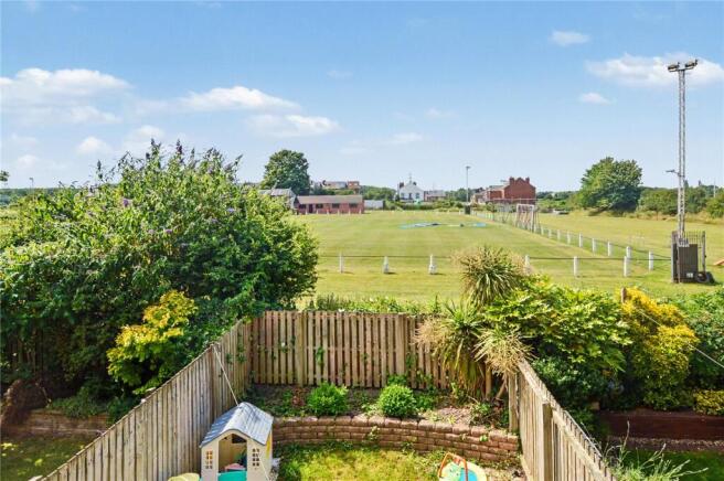 4 bed Town House for sale Image 9