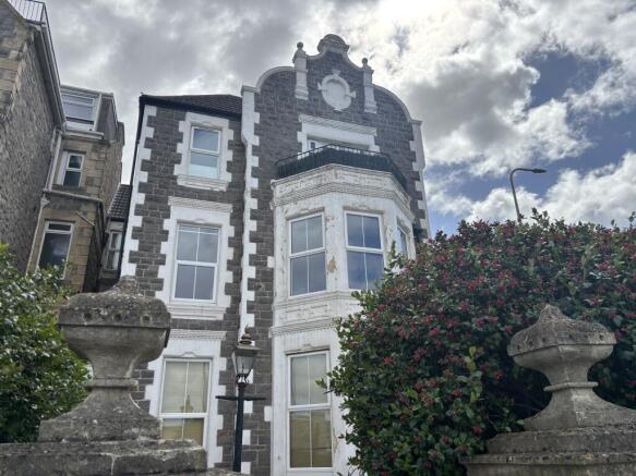 3 bed flat for sale