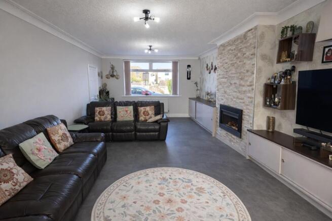 4 bed Semi-Detached for sale Image 8