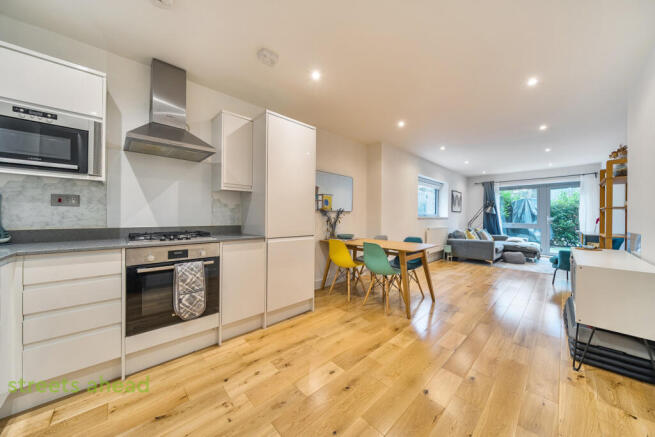 1741fc31-7f7f-43e...