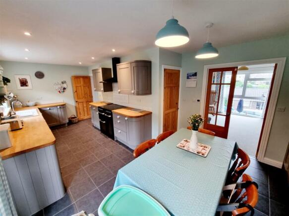 Kitchen & Dining Room