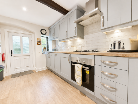 2 bed Cottage for sale Image 6