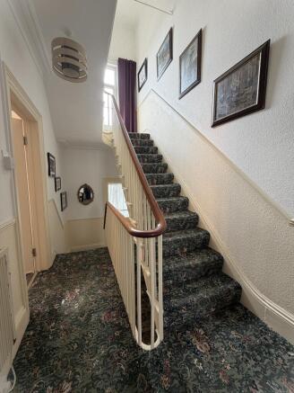 5 bed Town House for sale Image 12