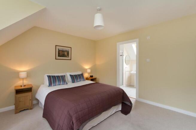 Guest bedroom 2