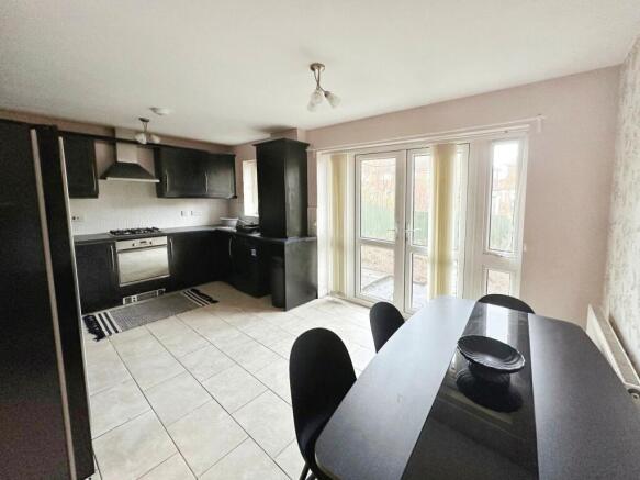 Kitchen/Dining Area
