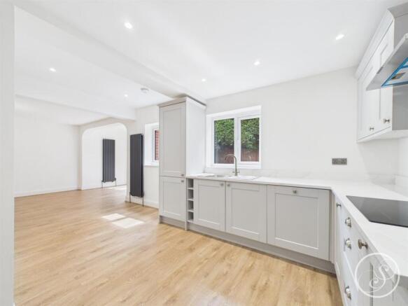 3 bed Semi-Detached for sale Image 7
