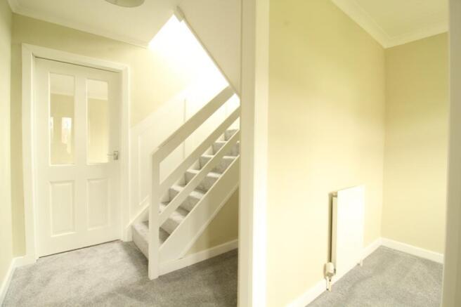 Entrance hall/stairs