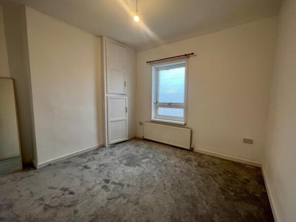 3 bed House to rent Image 5