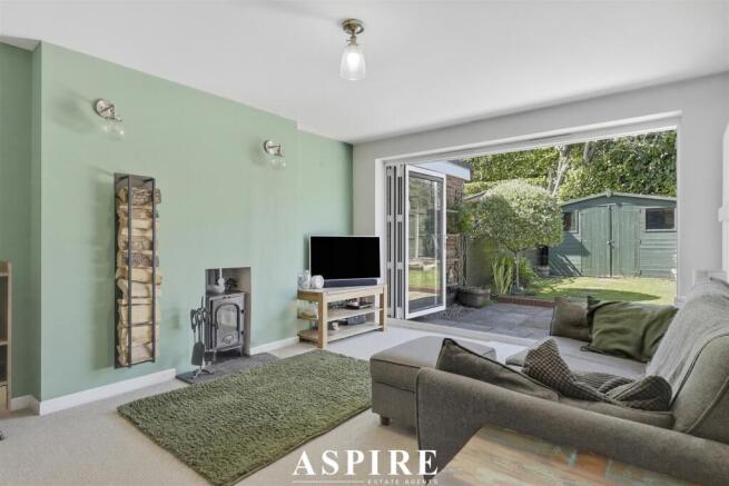 Video Tour Inside - Nelson Gardens, Rayleigh photo 4