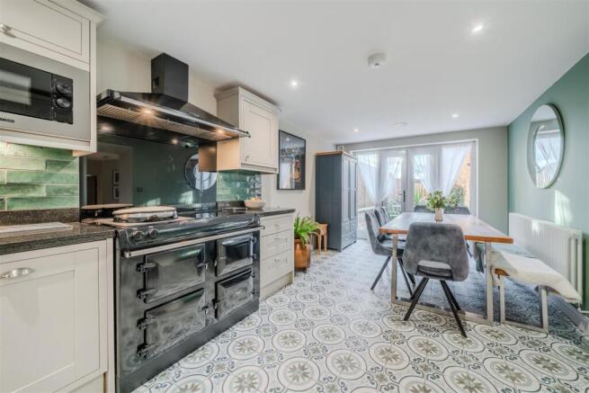 Kitchen-4.jpg