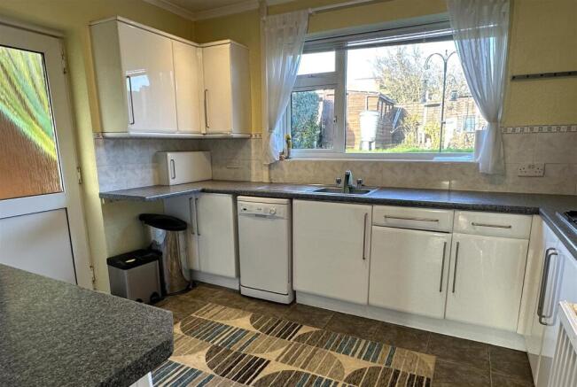 Bramley Crescent, Bearsted, Maidstone photo 4
