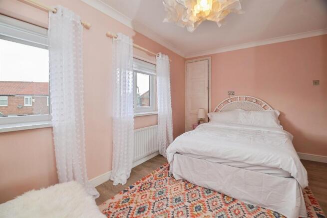 2 bed Semi-Detached for sale Image 12
