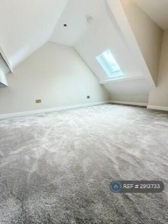 3 bed Terraced to rent Image 5