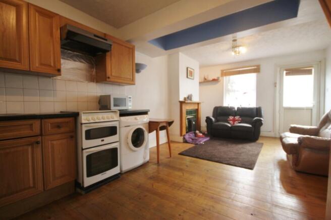 Lounge / Kitchen (Ma