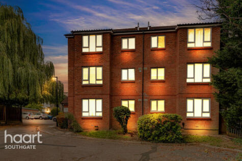 Badgers Close, Enfield