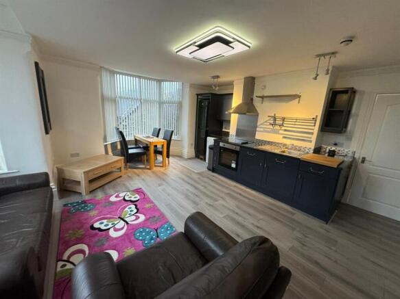 Living Room/Kitchen