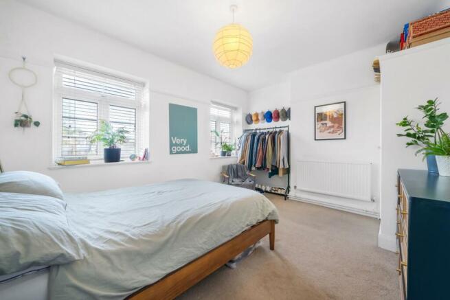 Bedroom 1.jpg