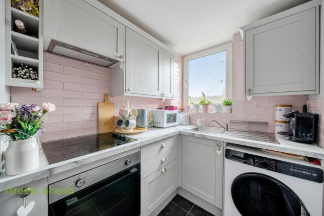 98515ce5-c408-415...