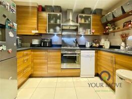 Flat 10, 21 Fountain Court, Raven Close, Watford WD18 7DG