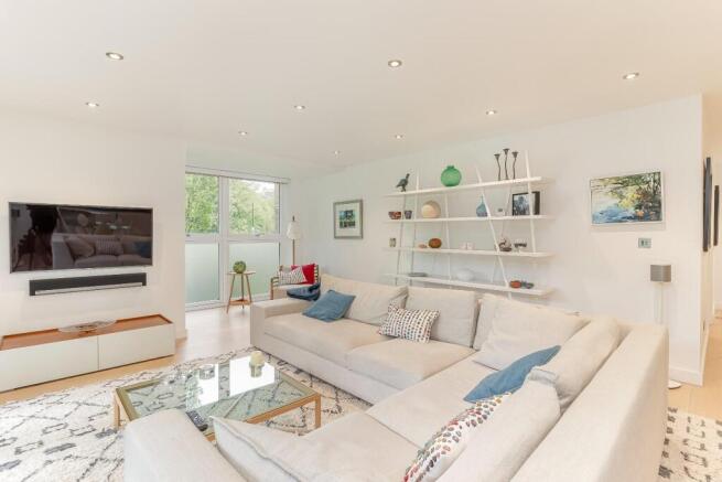 2 bed Apartment for sale Image 6