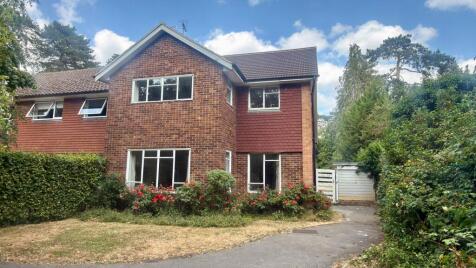 Woodfield Lane, Ashtead, KT21