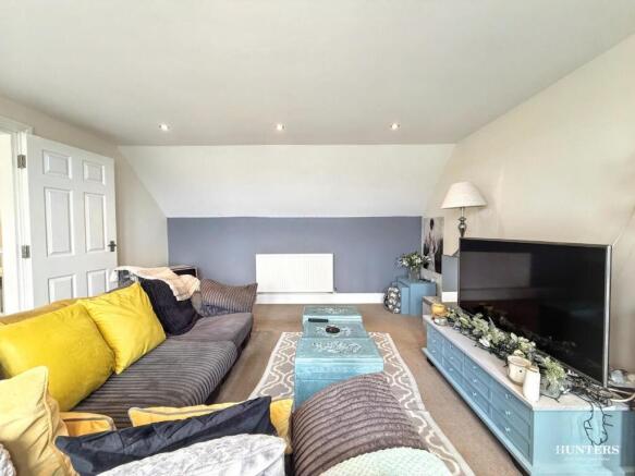 5 bed Detached for sale Image 7