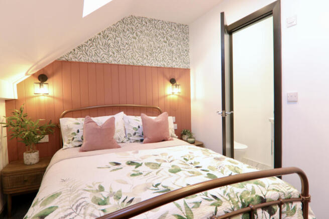 5 bed Terraced to rent Image 5