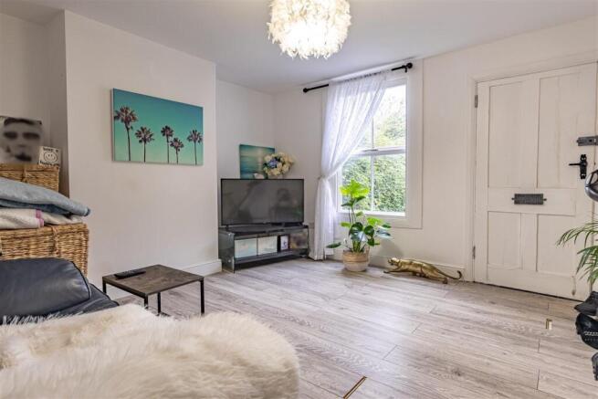 209 Manor Road, Chigwell, IG7 4JY