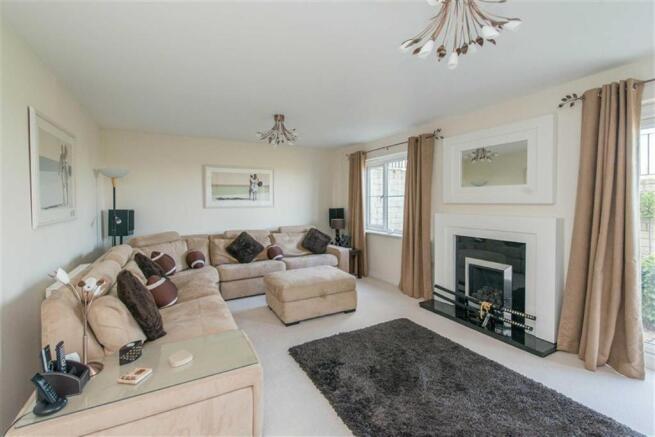 SPACIOUS LOUNGE