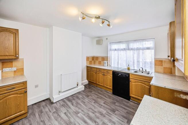 3 bed Semi-Detached for sale Image 8