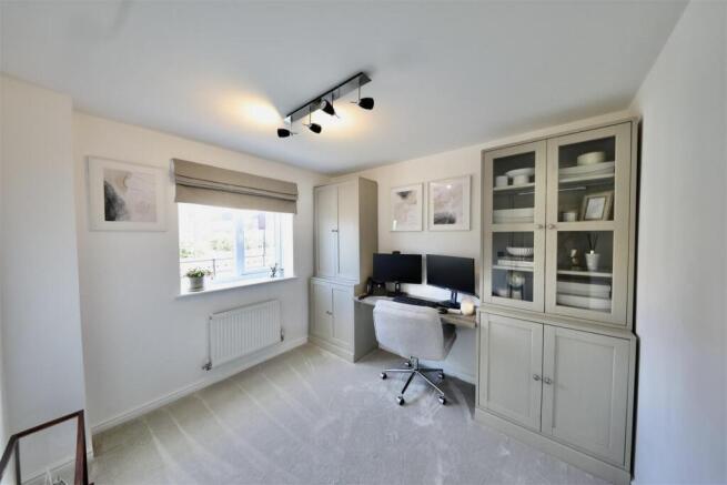 4 bed Detached for sale Image 10